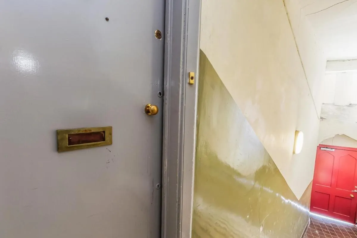 Cozy Apt At Edinburgh Castle, Parking Apartment