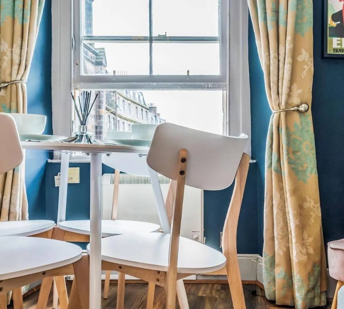 Cozy Apt At Edinburgh Castle, Parking 0*,  United Kingdom