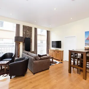 Joivy 1 Bed Flat In Old Town, Next To St Giles Cathedral Apartment